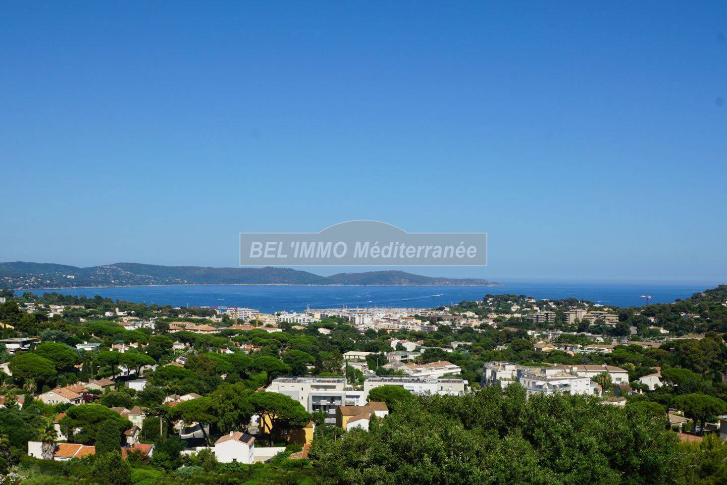 Maison 8 pièces 200 m² · à Cavalaire-sur-Mer · 200 m² · 975 000 €