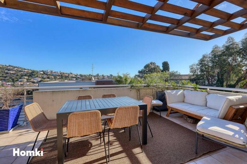 Appartement à vendre 500 000 € 4 pièces 3 chambres 87 m² Étage 2/3 Paradis-Ritorte Hyères 83400