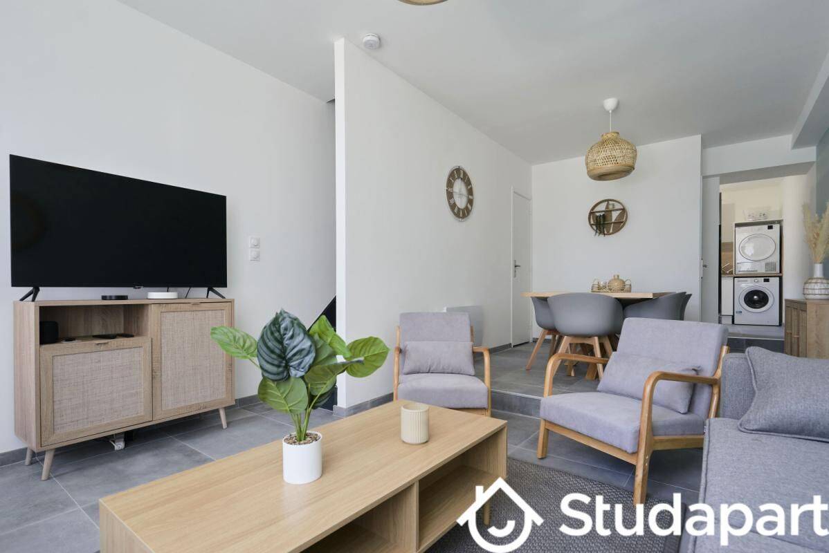 1 pièce 11 m² · à Faches-Thumesnil · 11 m² · 450 €