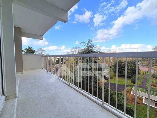 Appartement à vendre 200 000 € 2 pièces 1 chambre 39 m² Étage 4/6 Europe-Nord Chatou 78400