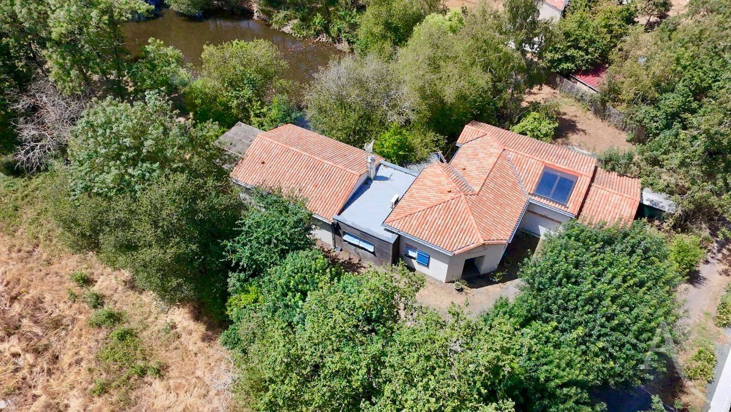 Maison 5 pièces 140 m² · à Cugand-la-Bernardière · 140 m² · 395 000 €