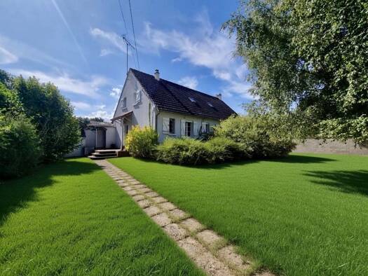 Maison à vendre 375 000 € 6 pièces 4 chambres 194 m² 1 100 m² de terrain Centre Sud Saint-Pierre-lès-Nemours 77140