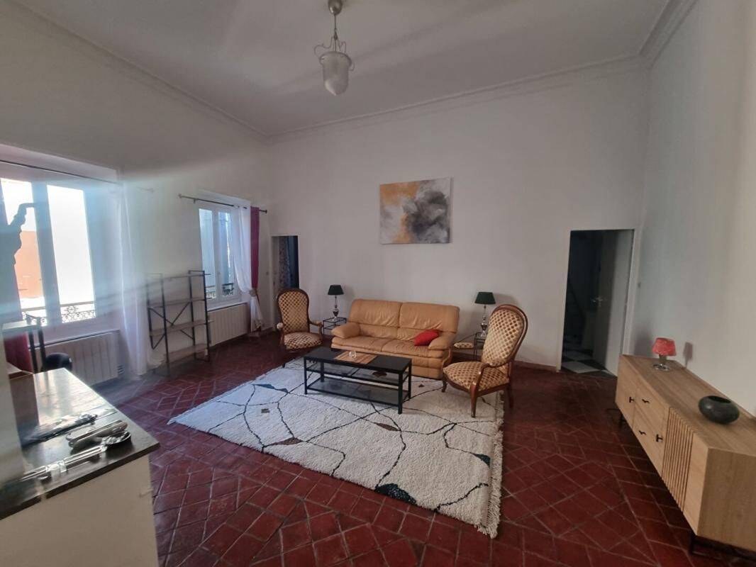 Appartement 1 pièce 66 m² · à Pont-Saint-Esprit · 65,7 m² · 580 €/mois