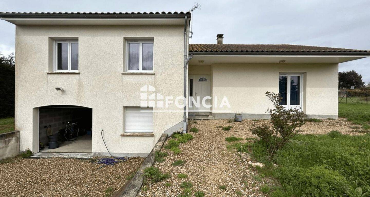 Maison 4 pièces 108 m² · à Saint-Benoît · 108,1 m² · 1 027 €/mois