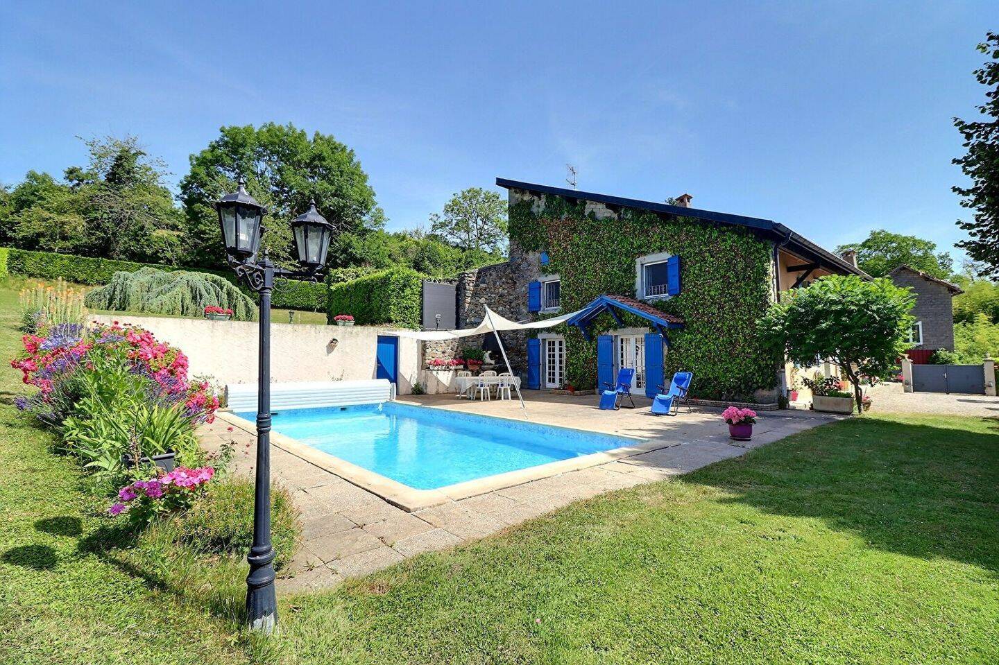 Maison 8 pièces 300 m² · à Ballaison · 300 m² · 799 000 €
