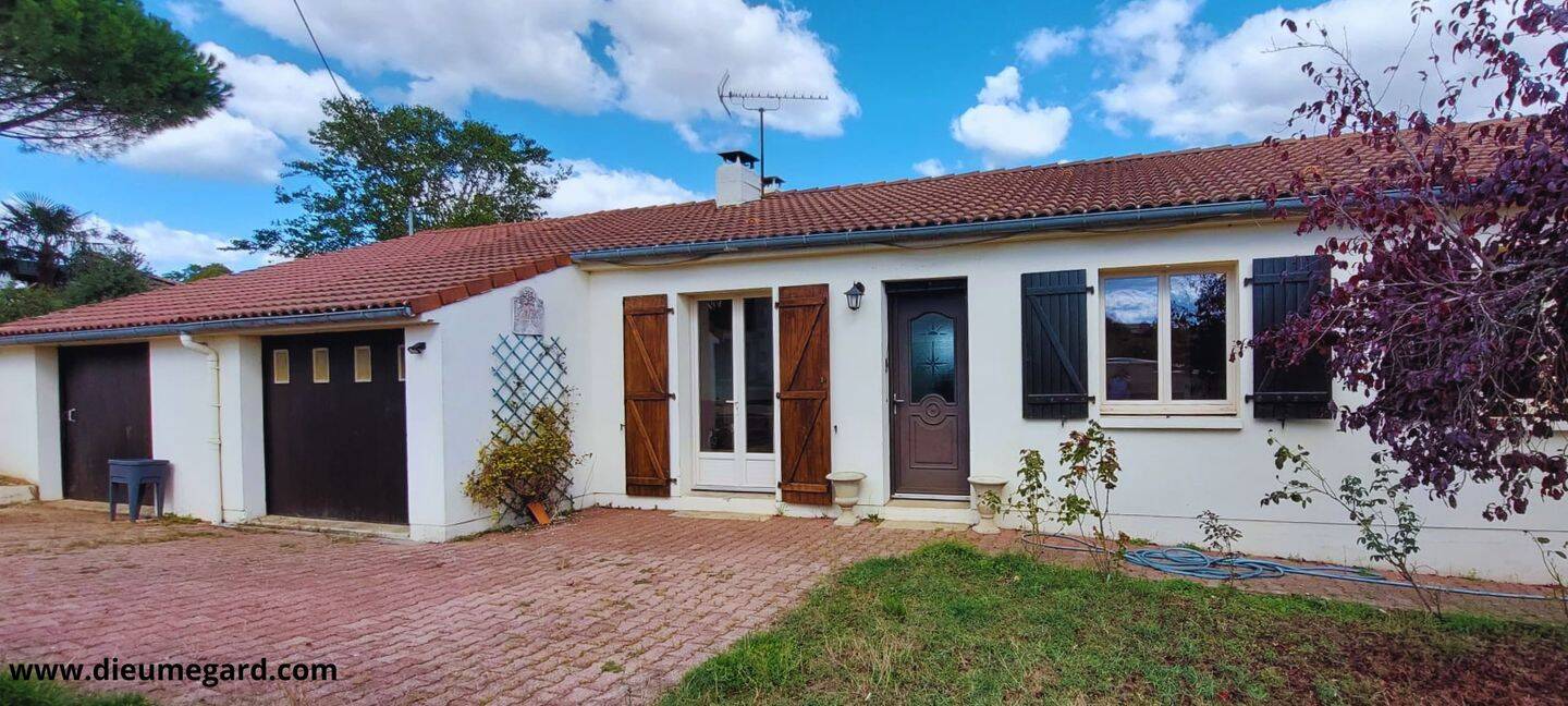 Maison 4 pièces 92 m² · à François · 92,3 m² · 176 800 €