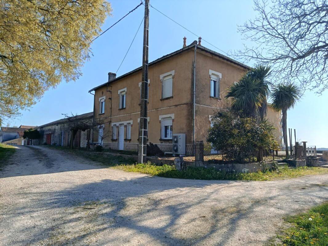 Maison 8 pièces 200 m² · à Monbazillac · 200 m² · 171 200 €
