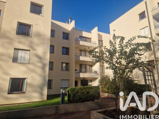 Appartement à vendre 259 000 € 3 pièces 2 chambres 75 m² Étage 3/3 Le Pas du Lac Montigny-le-Bretonneux 78180