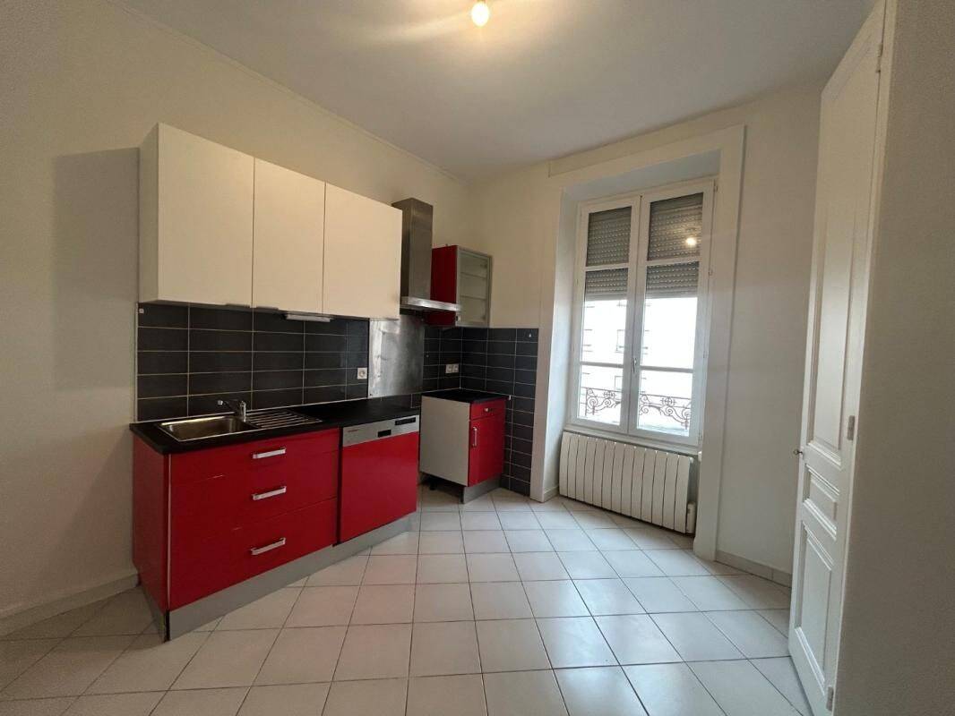Appartement 2 pièces 44 m² · à Oullins-Pierre-Bénite · 44 m² · 700 €