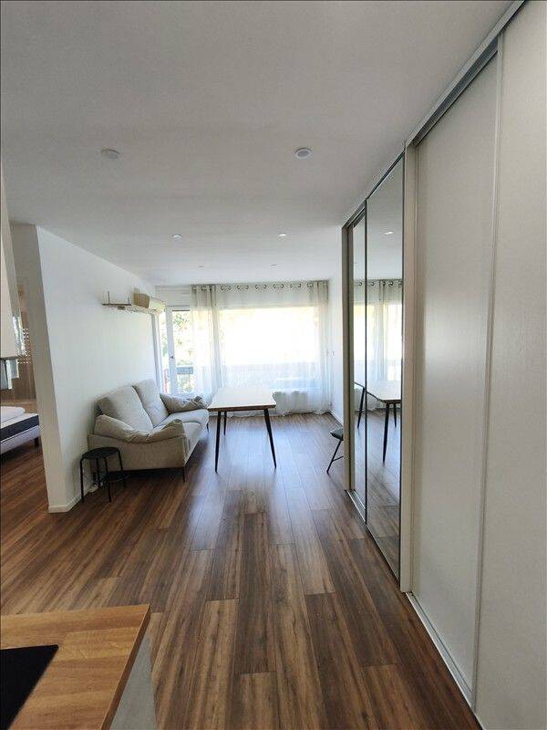 Appartement 2 pièces 43 m² · à Saint-Cloud · 43 m² · 1 812 €/mois