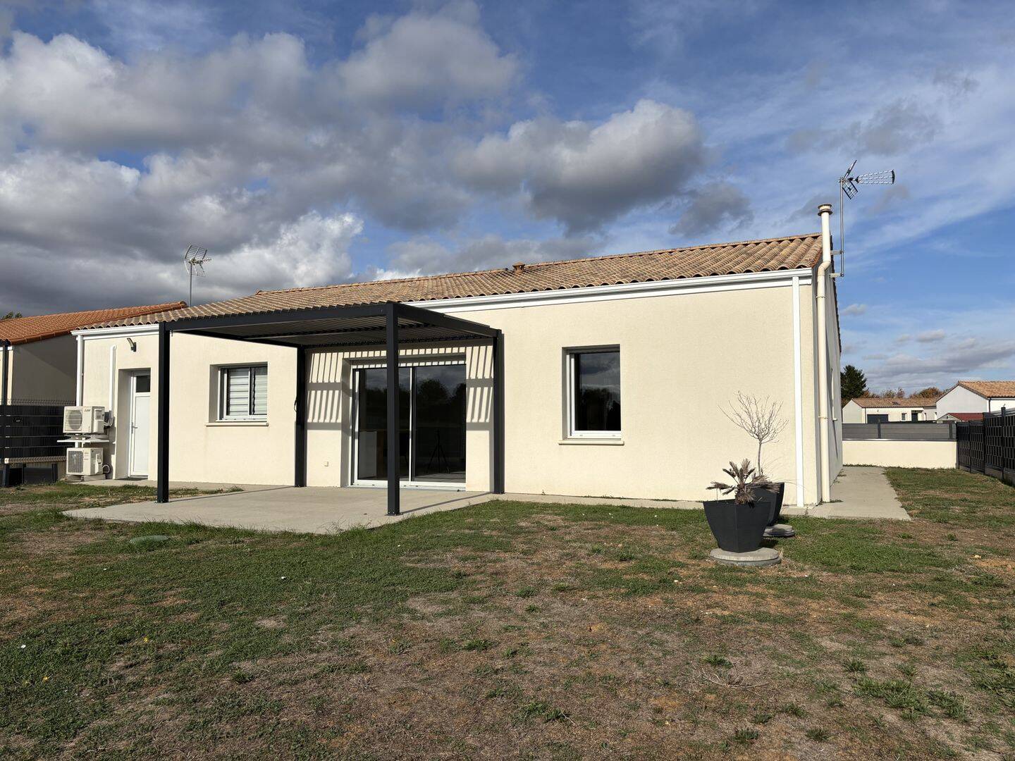 Maison 4 pièces 107 m² · à Sainte-Néomaye · 107 m² · 980 €/mois