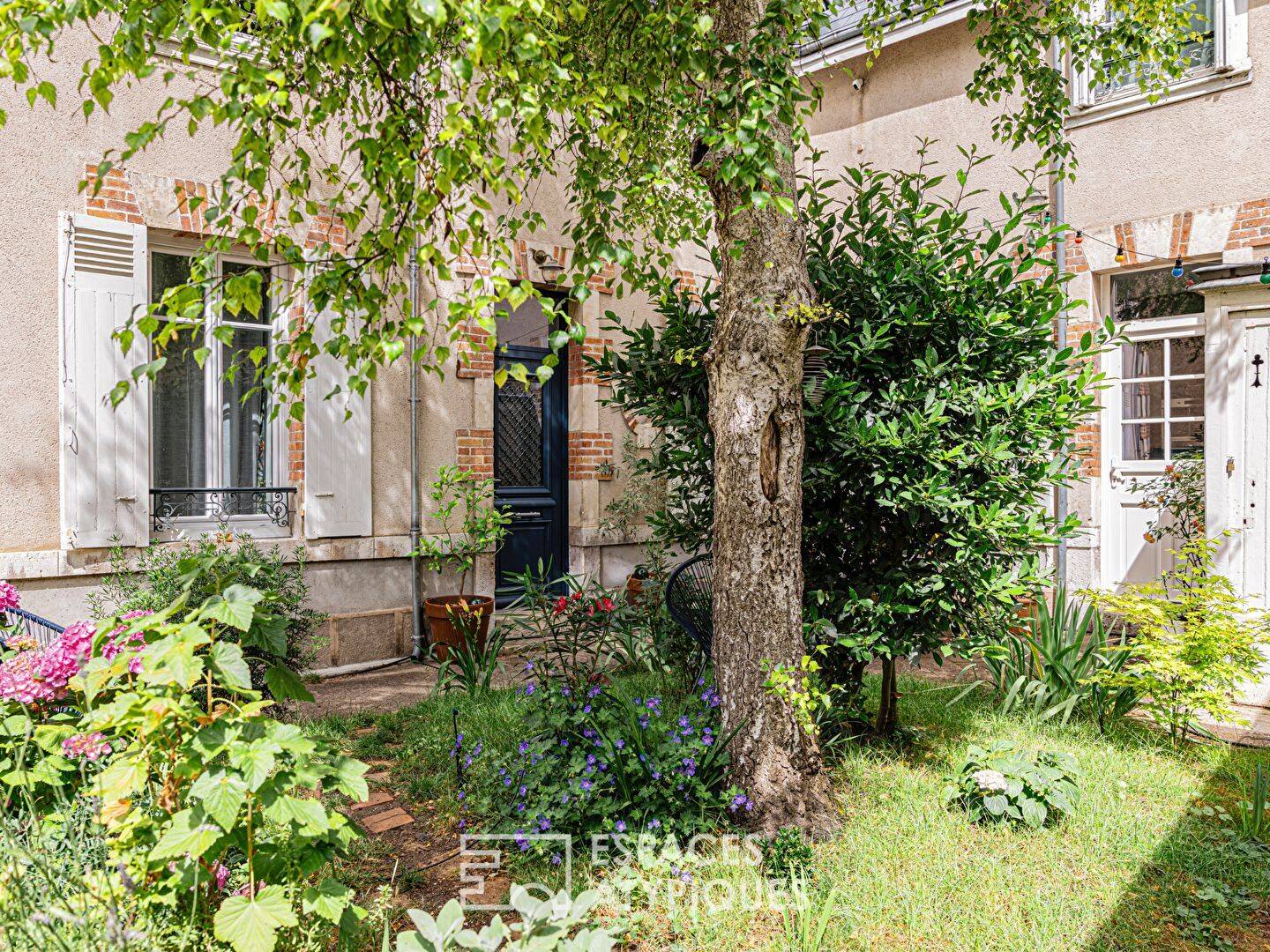Maison 7 pièces 162 m² · à Orléans · 162,1 m² · 2 300 €/mois