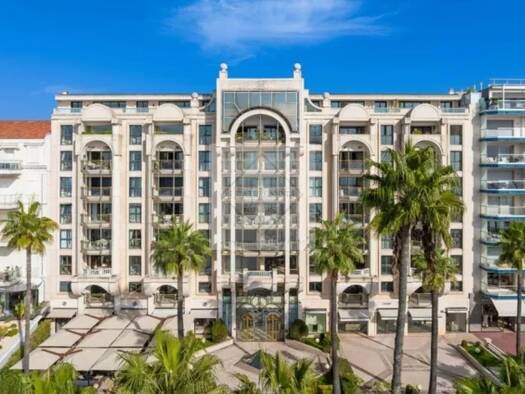Parking à vendre 260 000 € 36 m² Cannes 06400