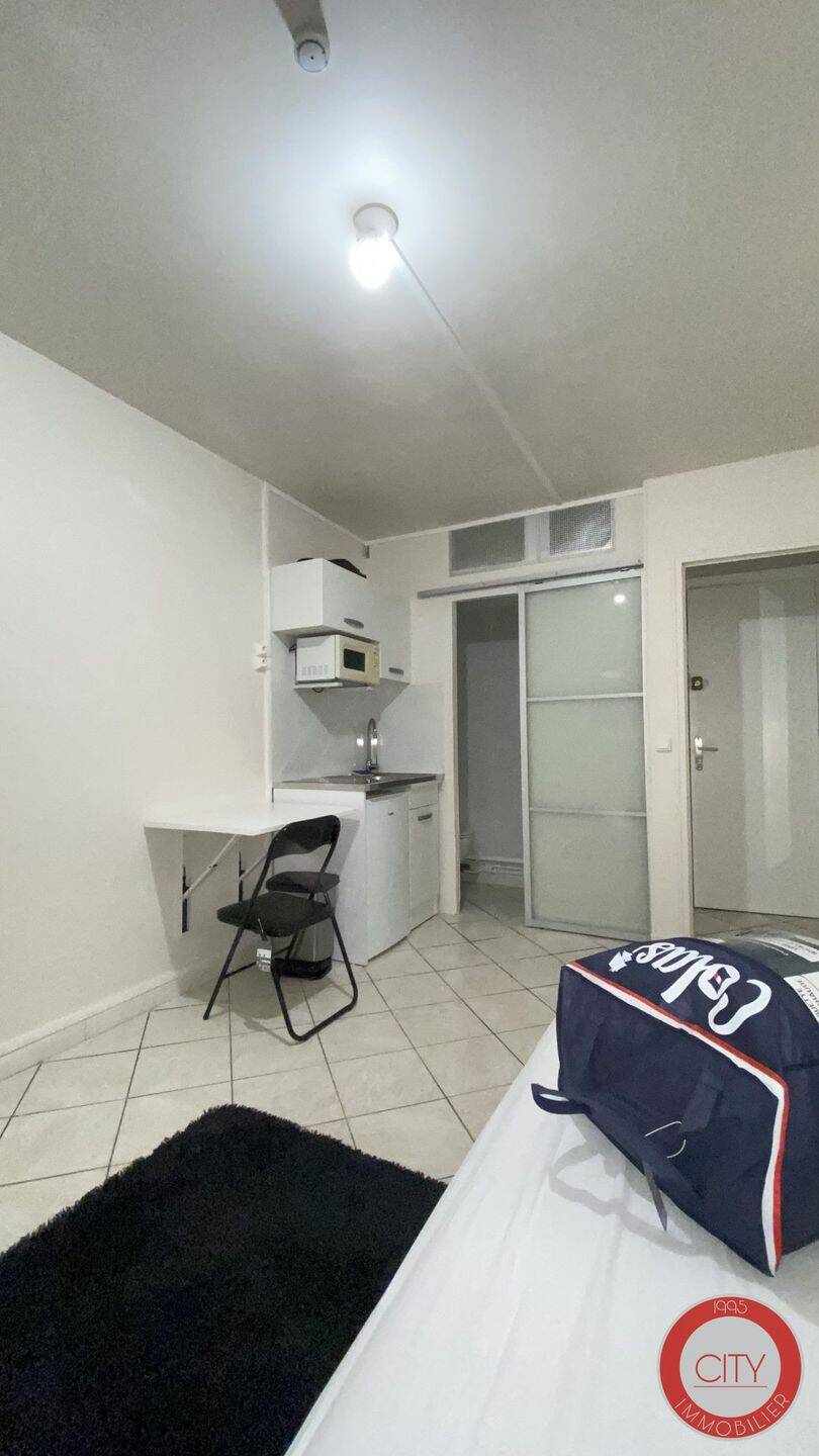 Appartement 1 pièce 14 m² · à Maisons-Laffitte · 13,5 m² · 650 €