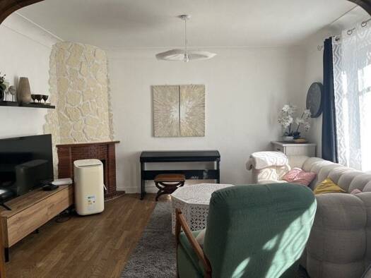 Maison à vendre 79 950 € 6 pièces 5 chambres 130 m² 132 m² de terrain Uzerche 19140