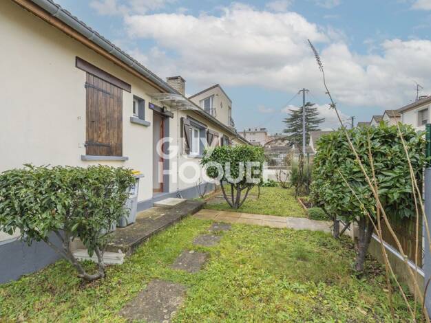 Maison de plain-pied à vendre 299 900 € 4 pièces 2 chambres 70,6 m² 345 m² de terrain Nord Les Clayes-sous-Bois 78340