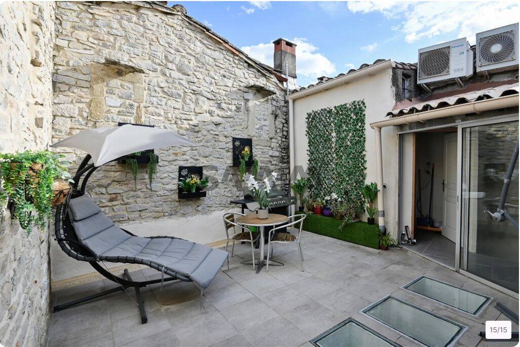 Maison 9 pièces 225 m² · à Clarensac · 225 m² · 399 000 €