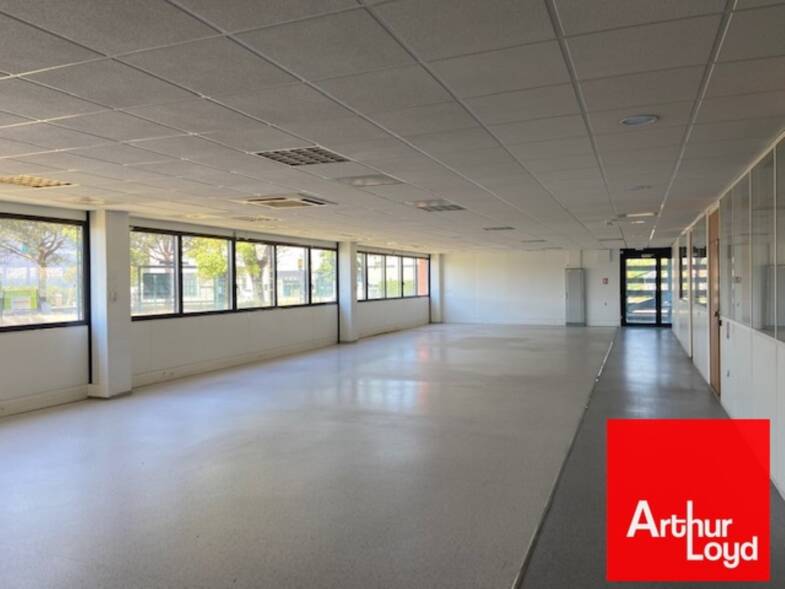 Espace bureau à louer 10 042 € 964 m² de bureaux divisible de 400 m² à 964 m² Toulouse 31000
