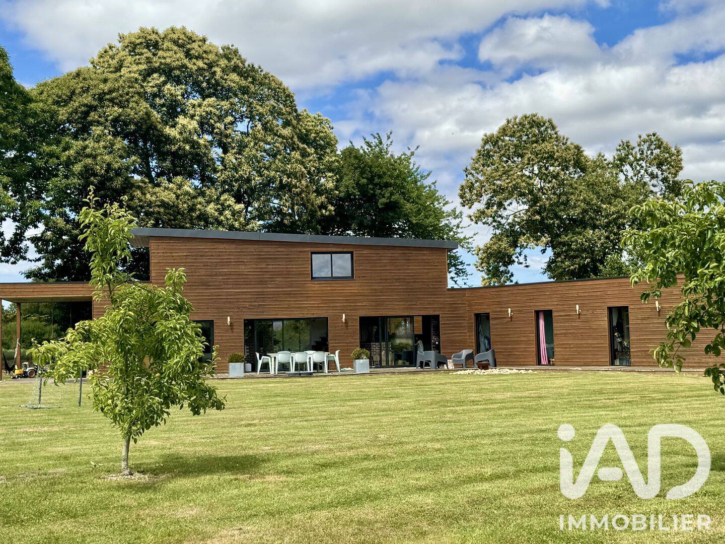 Maison 8 pièces 175 m² · à Pommerit-le-Vicomte · 175 m² · 397 000 €