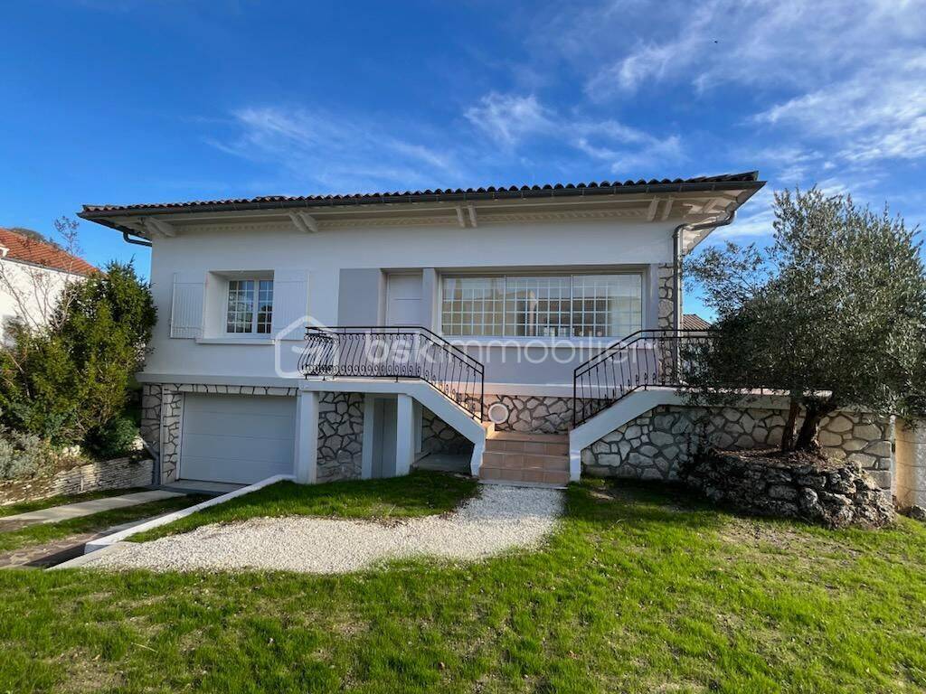 Maison 6 pièces 160 m² · à Meschers-sur-Gironde · 159,7 m² · 1 540 €/mois