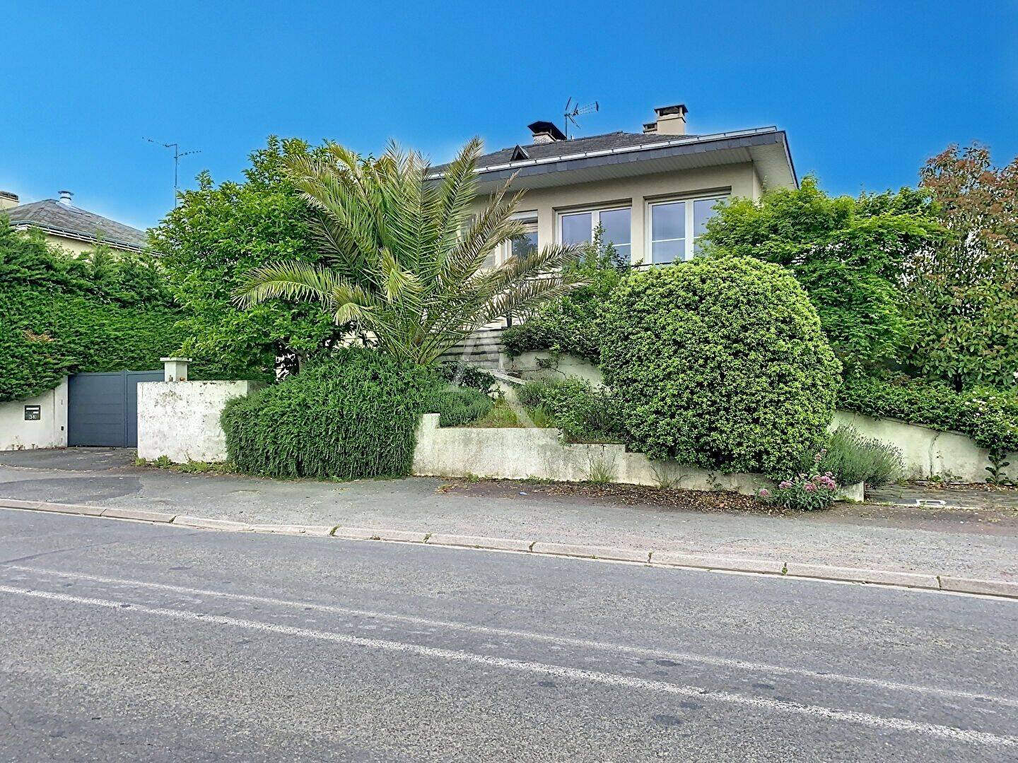 Maison 6 pièces 136 m² · à Longuenée-en-Anjou · 136 m² · 259 900 €