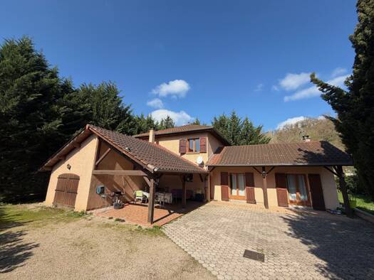 Villa à vendre 329 900 € 5 pièces 4 chambres 130 m² 1 009 m² de terrain Saint-Chef 38890