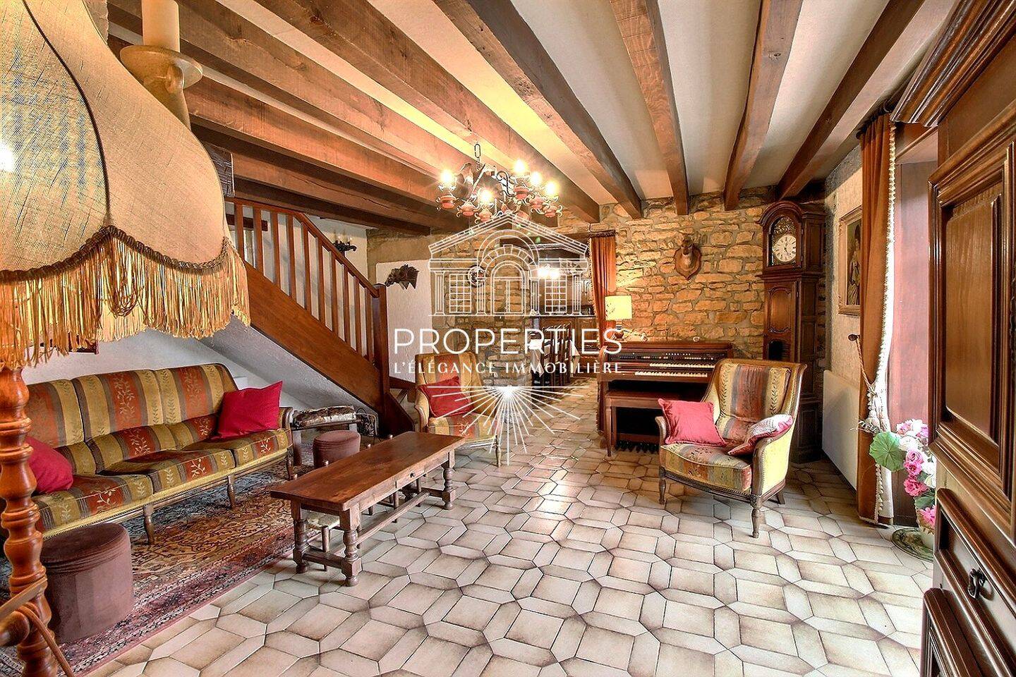Maison 6 pièces 143 m² · à Charolles · 143 m² · 259 000 €