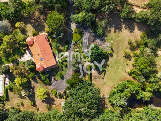 Villa à vendre 690 000 € 11 pièces 7 chambres 282 m² 15 328 m² de terrain Saint-Sulpice-sur-Lèze 31410