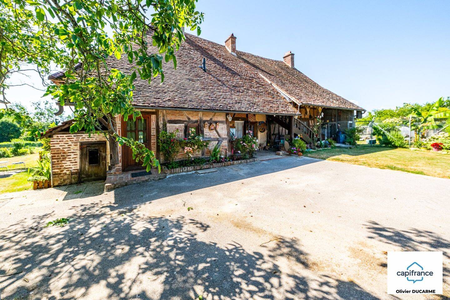 Maison 10 pièces 238 m² · à Thurey · 238 m² · 174 000 €