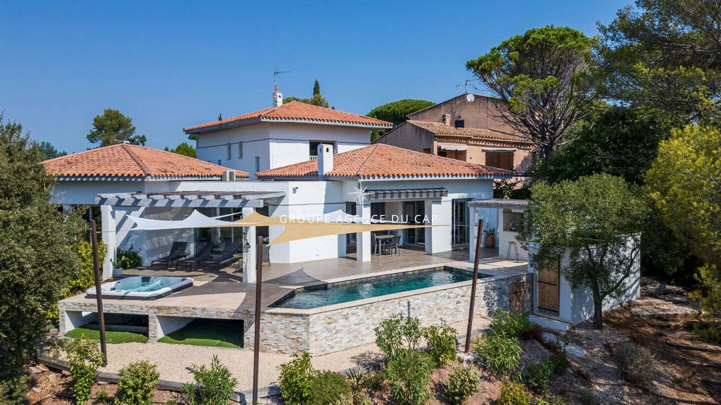 Maison 5 pièces 160 m² · à Fréjus · 160 m² · 1 050 000 €
