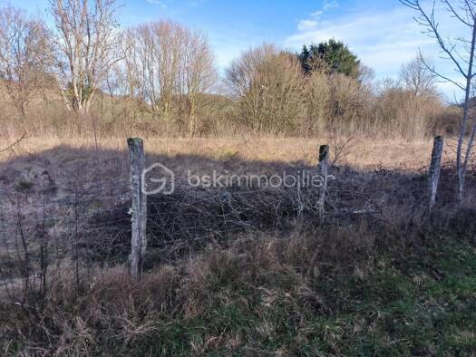 Terrain constructible à vendre 39 000 € 2 012 m² de terrain Fournaudin 89320