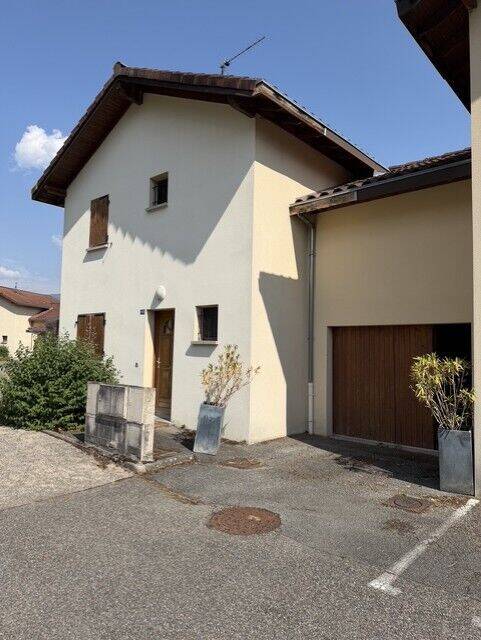 Maison 4 pièces 98 m² · à Crolles · 97,6 m² · 1 079 €