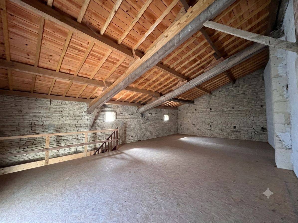 Maison 2 pièces 150 m² · à Arçais · 150 m² · 48 000 €