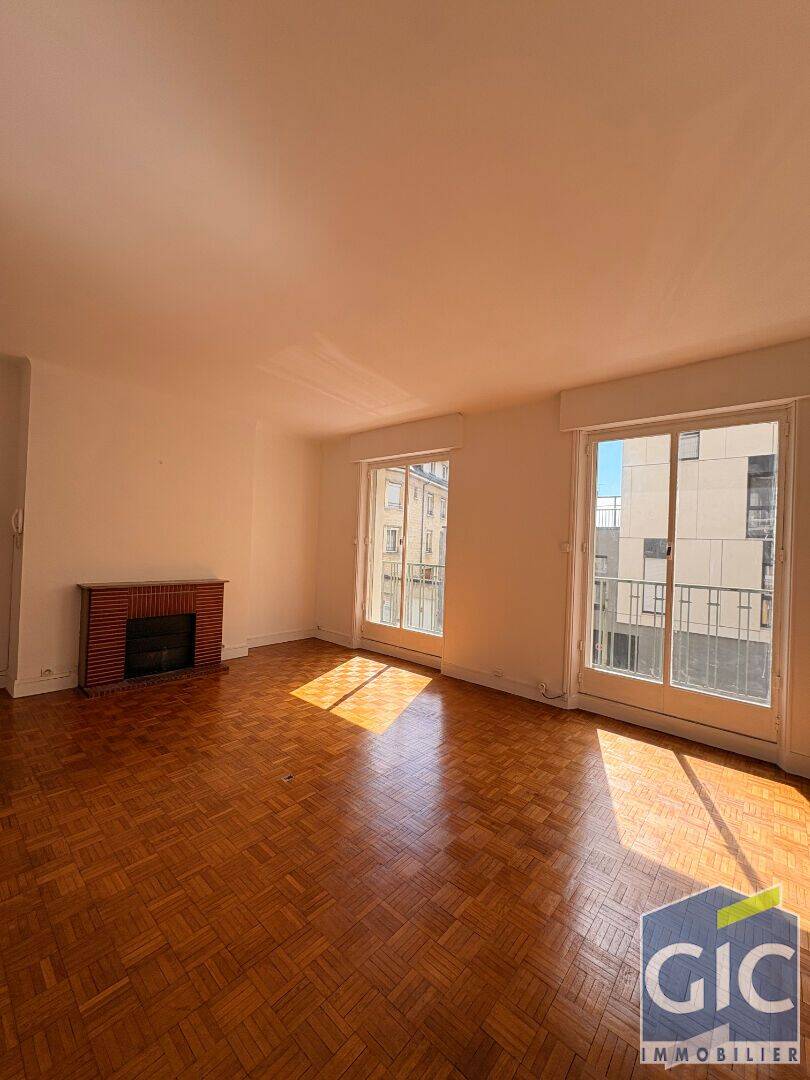 Appartement 4 pièces 96 m² · à Caen · 95,7 m² · 1 290 €
