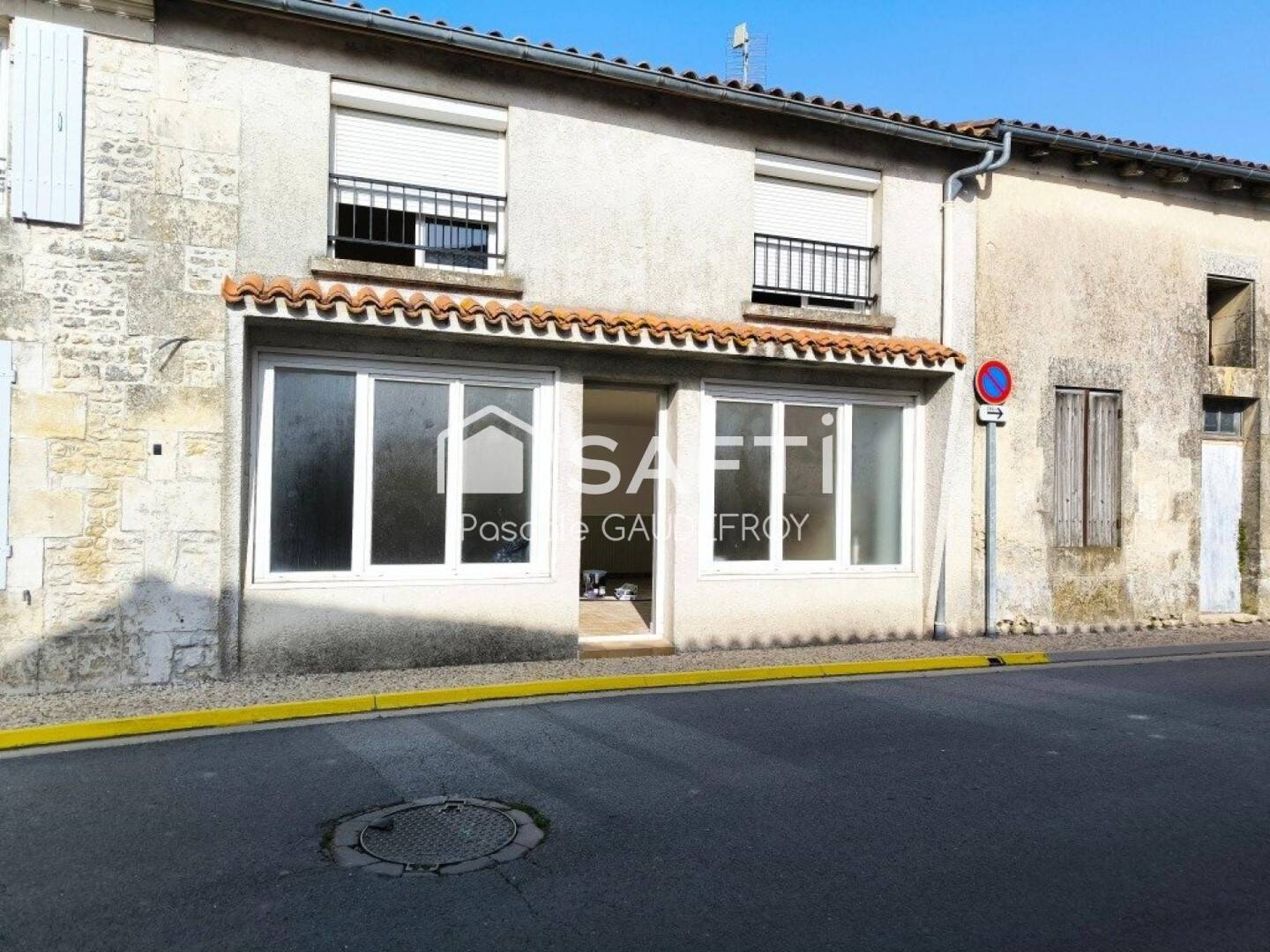 Maison 3 pièces 95 m² · à Montils · 95 m² · 850 €