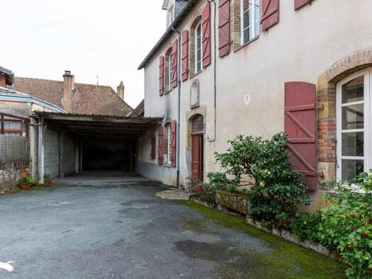Immeuble à vendre 150 500 € 397 m² Coussac-Bonneval 87500