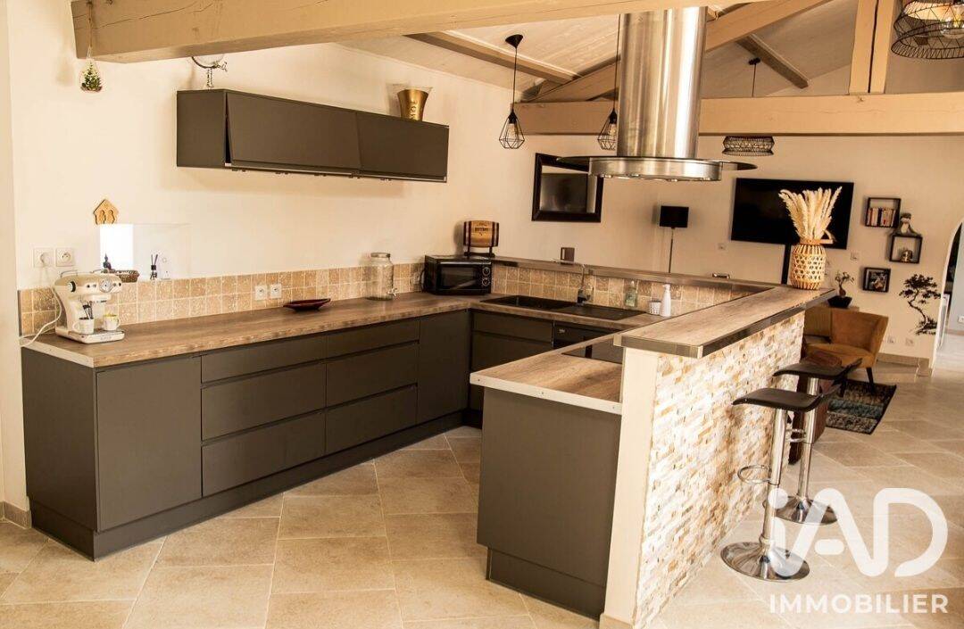 Maison 6 pièces 143 m² · à Villeneuve-en-Retz · 143 m² · 1 390 €/mois