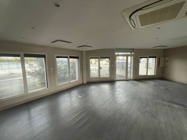Espace bureau à vendre 2 100 € 150 m² de bureaux divisible de 150 m² à 150 m² Ancien Hôpital Béziers 34500