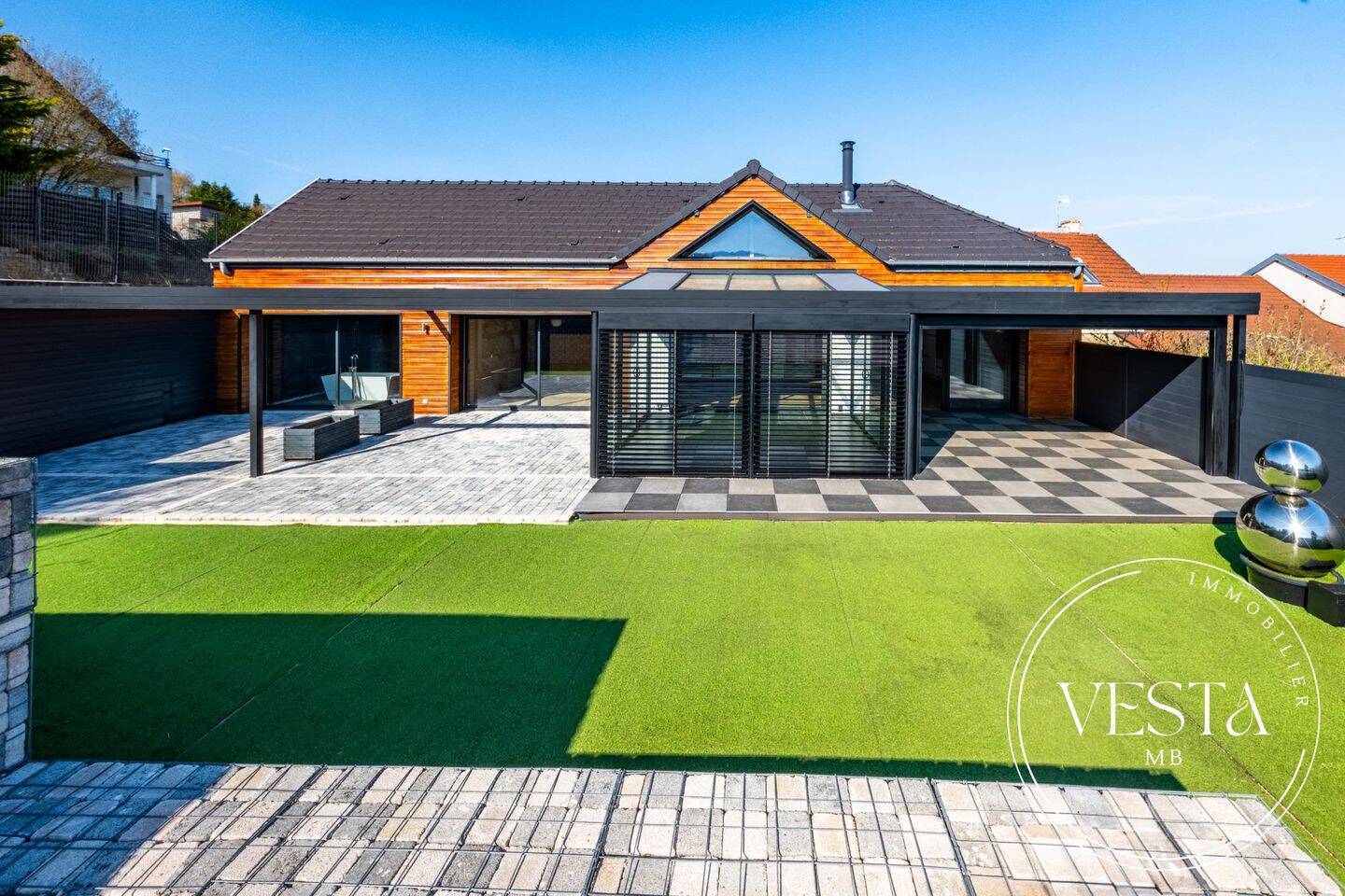 Maison 6 pièces 203 m² · à Corcelles-les-Monts · 203 m² · 599 000 €