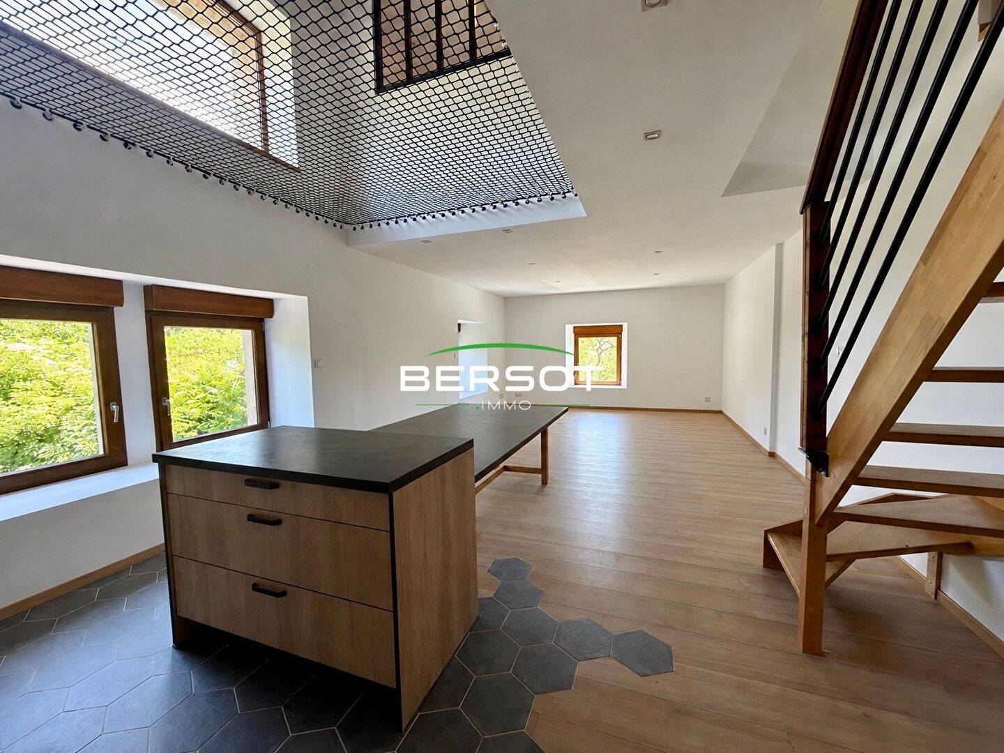 Appartement 6 pièces 147 m² · à Loray · 147 m² · 280 000 €