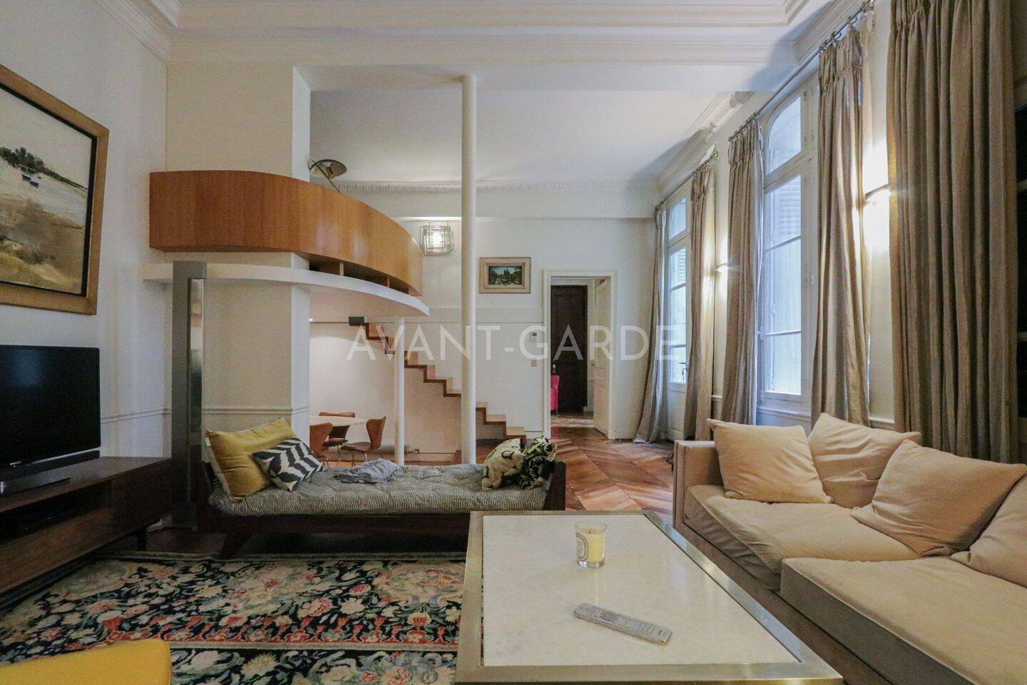 Appartement 3 pièces 93 m² · à Paris 4ème Arrondissement · 92,8 m² · 3 950 €/mois