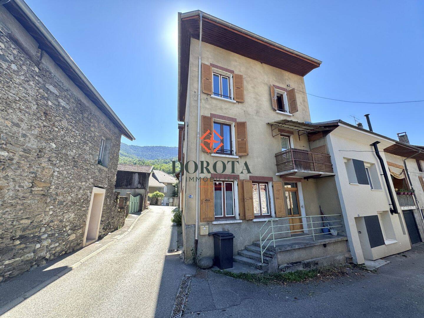 Maison 5 pièces 121 m² · à Pontcharra · 120,8 m² · 160 000 €