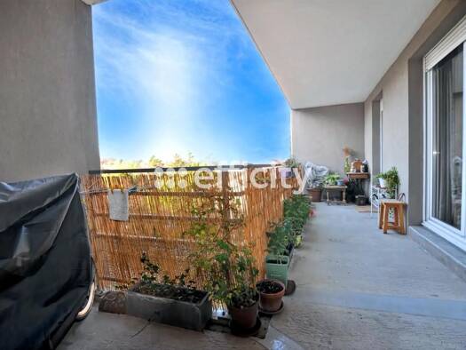 Appartement à vendre 153 000 € 2 pièces 1 chambre 52 m² Étage 3/4 Centre-Max Barel-Centre Nord Vénissieux 69200