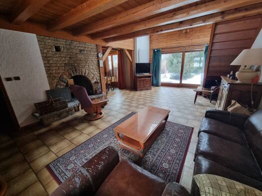 Maison à vendre 1 300 000 € 6 pièces 4 chambres 239,6 m² 3 367 m² de terrain Saint-Chaffrey 05330