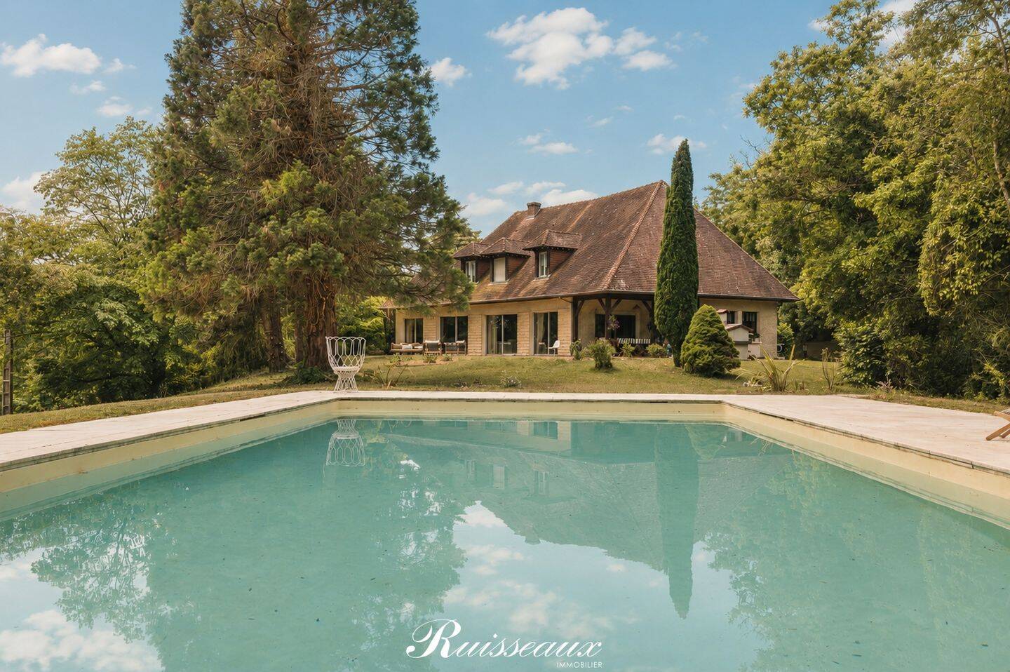 Maison 8 pièces 300 m² · à Dijon · 300 m² · 1 290 000 €