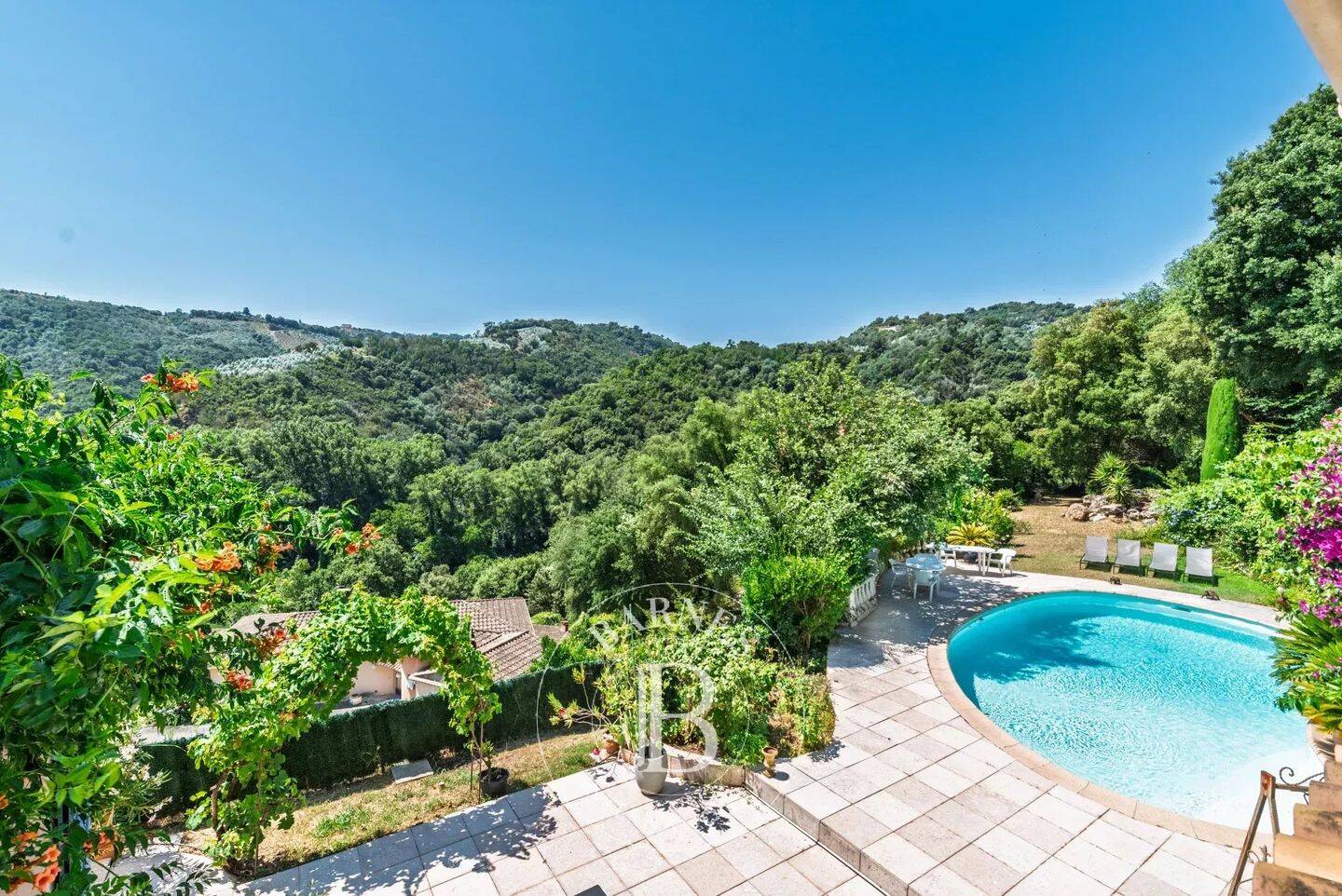 Maison 6 pièces 231 m² · à Auribeau-sur-Siagne · 231 m² · 1 099 000 €