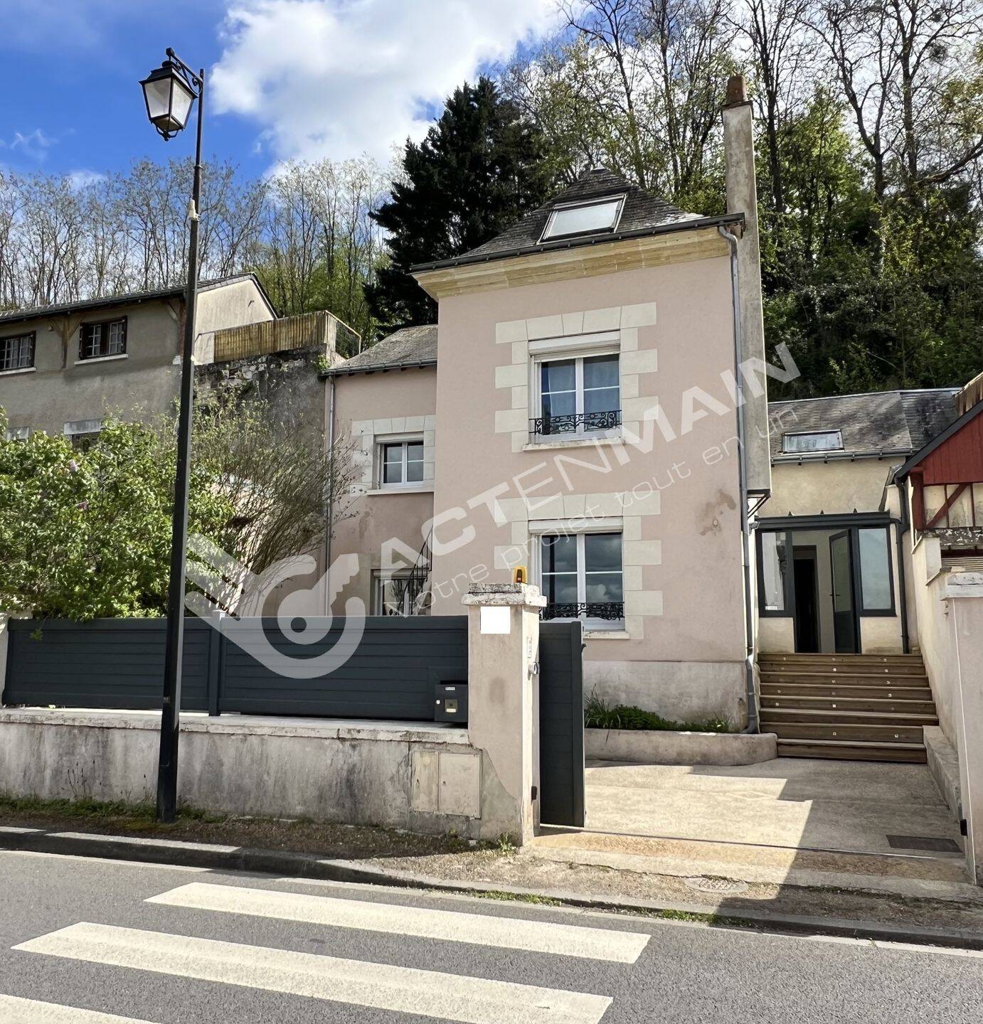 Maison 6 pièces 152 m² · à Savonnières · 152 m² · 285 000 €