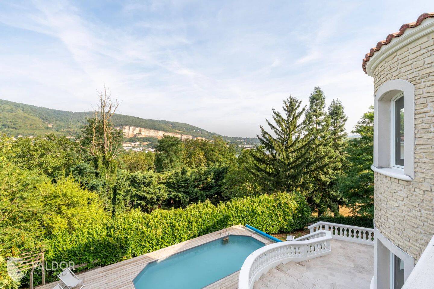 Maison 8 pièces 246 m² · à Rochetaillée-sur-Saône · 245,7 m² · 1 140 000 €