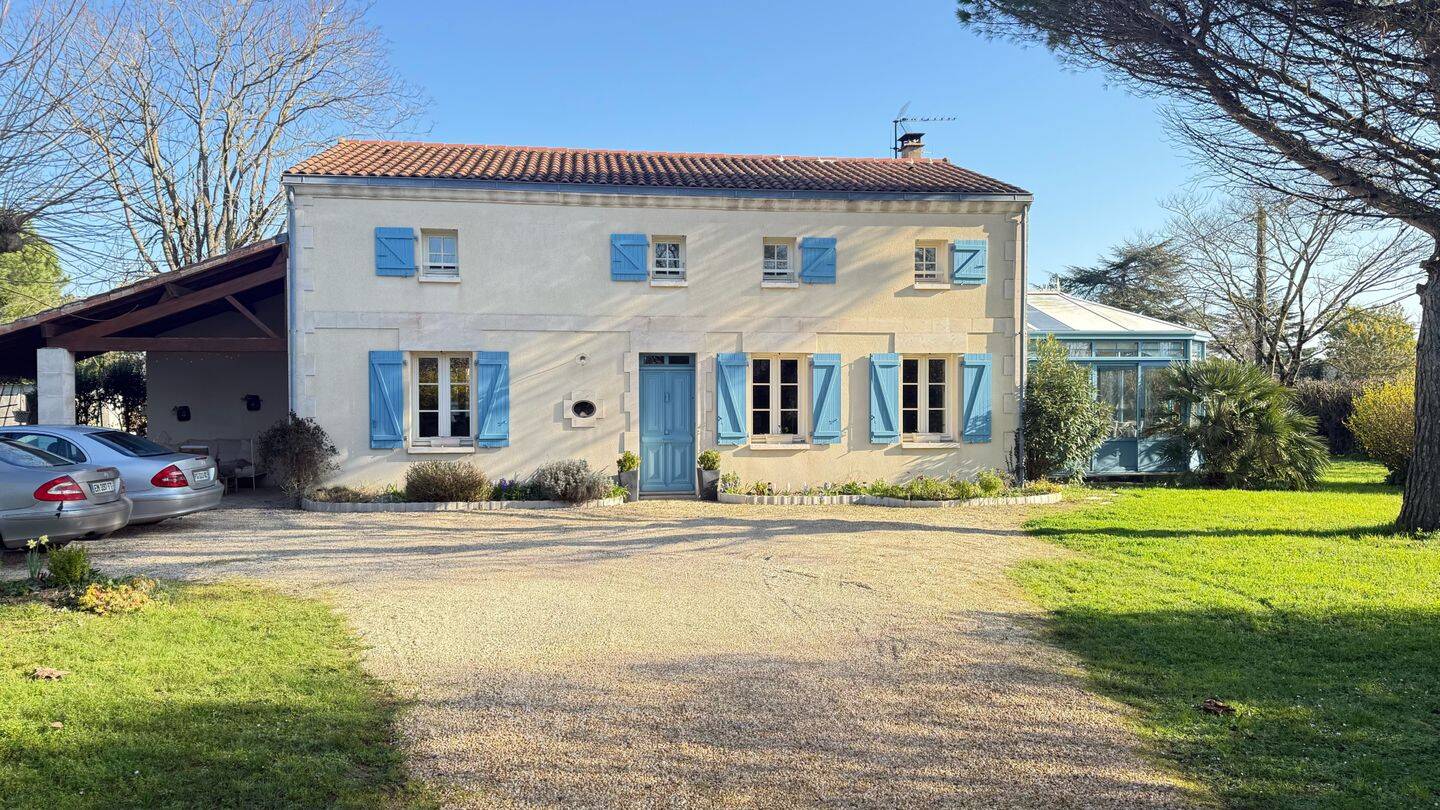 Maison 7 pièces 148 m² · à Échiré · 148 m² · 328 000 €