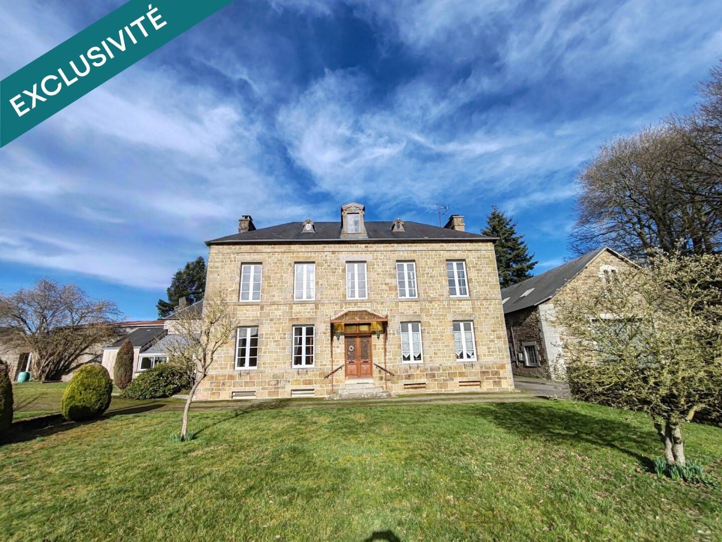 Maison 7 pièces 185 m² · à Fougerolles-du-Plessis · 185 m² · 325 900 €